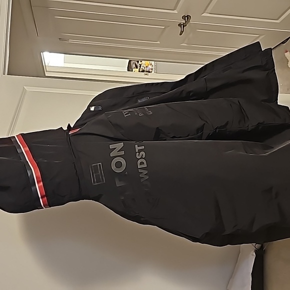 MERCEDES BENZ WINTER COAT - Picture 4 of 4